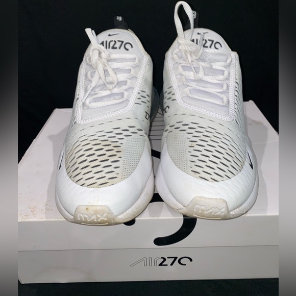 Nike Air Max 270 - Picture 2 of 7
